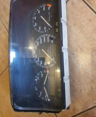 Volkswagen PASSAT B3 Speedometer (instrument cluster) 357919033CS 110008473016