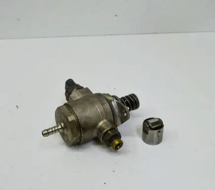 Audi Q5 SQ5 Fuel injection high pressure pump 06J127025F
