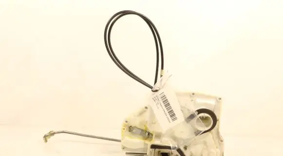 Suzuki Swift I Front door lock 76147H09