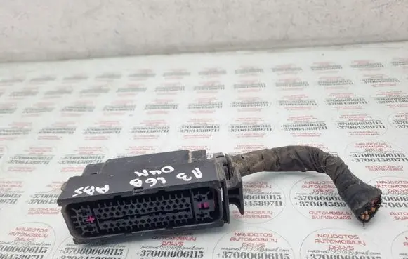 Audi A3 S3 8P ABS module connector plug 