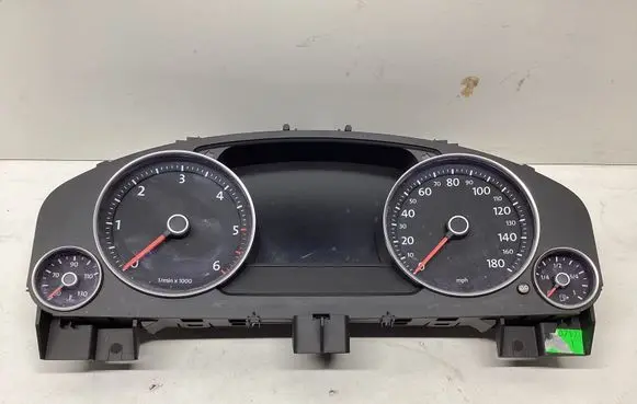 Volkswagen Touareg II Speedometer (instrument cluster) 7P6920983G 0263677157