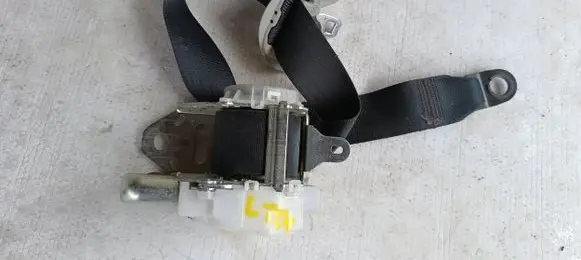 Toyota RAV 4 (XA30) Front seatbelt J090301