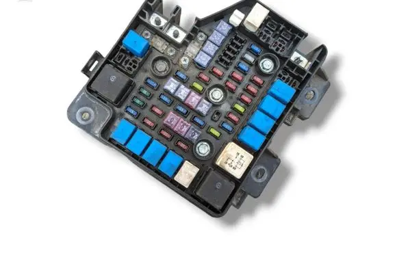 Hyundai Santa Fe Fuse module 91950-2B100