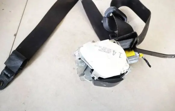 Ford Fiesta Front seatbelt 8v516a1295cf 8v51-6a1295-cf