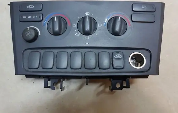 Volvo V70 Climate control unit 9452367