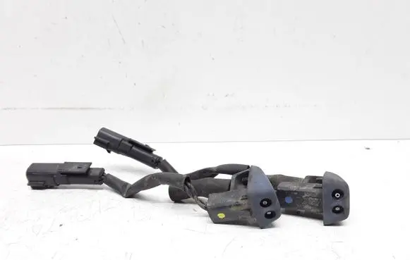 Volvo S60 Windshield washer spray nozzle 