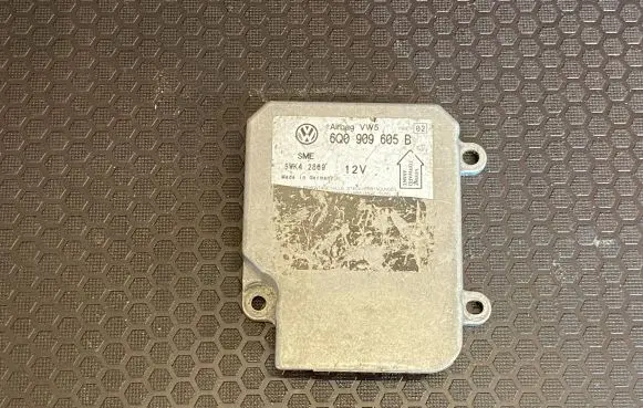 Volkswagen PASSAT B5 Airbag control unit/module 6Q0909605B