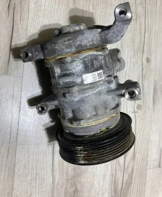 Toyota Hilux VIII Air conditioning (A/C) compressor (pump) 73102020