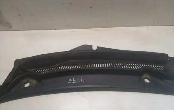 Ford Mondeo Mk III Wiper trim 1S71F02217ak 1S71-F02217-ak