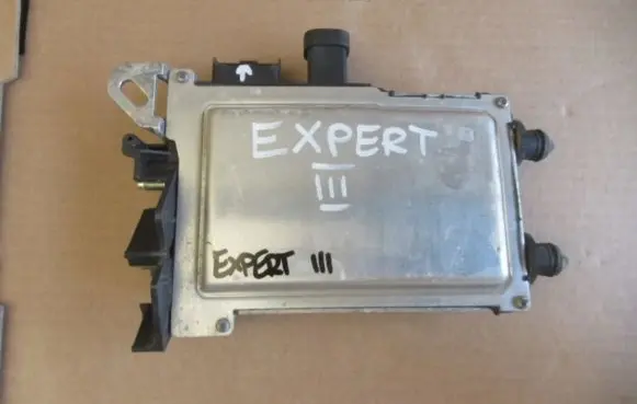 Peugeot Expert Start/Stop control module 9810858380
