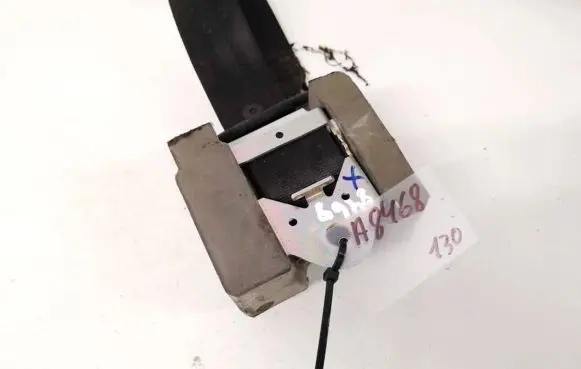Middle seatbelt (rear)
