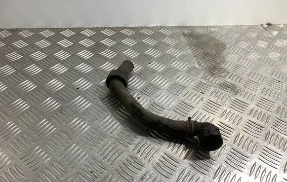 Volkswagen PASSAT B6 Coolant pipe/hose 