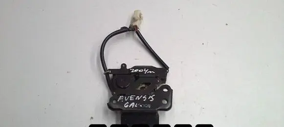 Toyota Avensis T250 Front door lock 