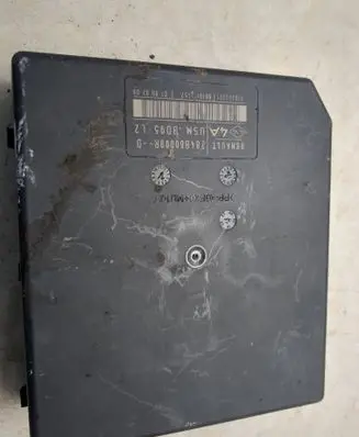 Renault Megane II Fuse module 284B60009R 519340301 8619113452