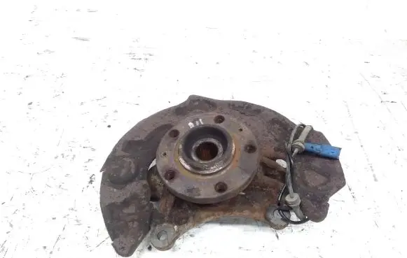 Peugeot 508 Front wheel hub spindle knuckle