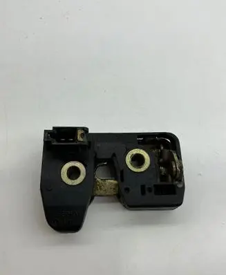 Volkswagen Polo Tailgate/trunk/boot lock/catch/latch 333947561 199476888