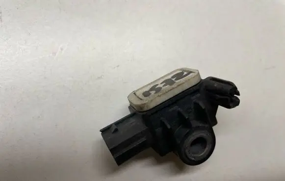 Infiniti Q70 Y51 Airbag deployment crash/impact sensor 985813JA0A