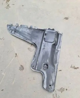 Volkswagen PASSAT B8 Front underbody cover/under tray 3Q0825101A