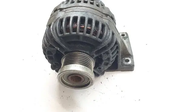 Volvo XC90 Generator/alternator 30667787 0124525060