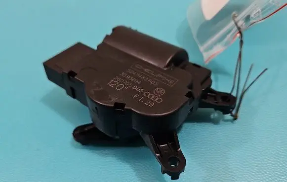 Porsche Cayenne (9PA) A/C air flow flap actuator/motor 52411483R03 IMPRK1491904