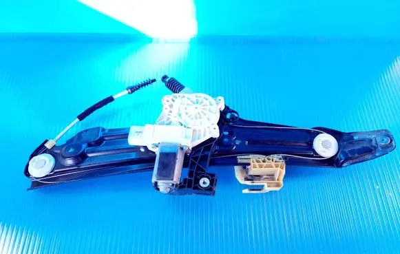 BMW 5 F10 F11 Front door window regulator with motor 71826149 7182122F10S 78126149F10E