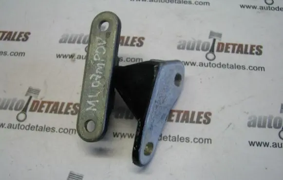 Mercedes-Benz ML W164 Front door upper hinge