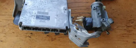 Toyota Hilux (AN10, AN20, AN30) Engine control unit/module 896610K850 MA1758006821