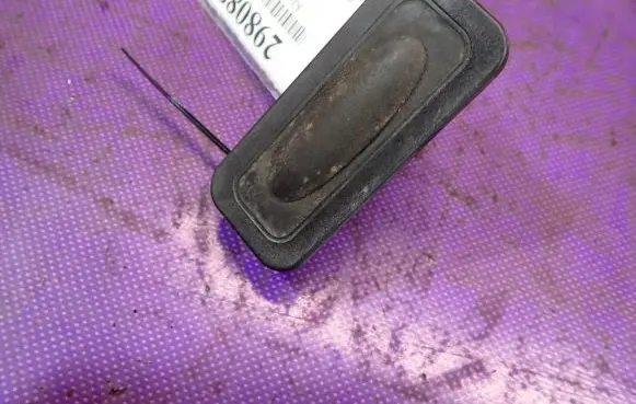 Renault Clio III Tailgate/boot open switch button 8200076256