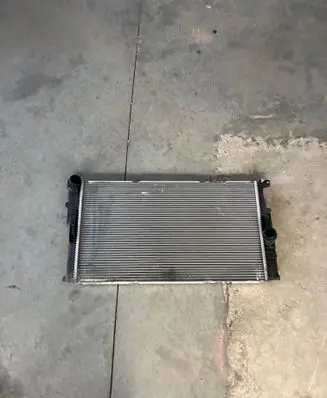 BMW i3 Coolant radiator 7600520 15272311