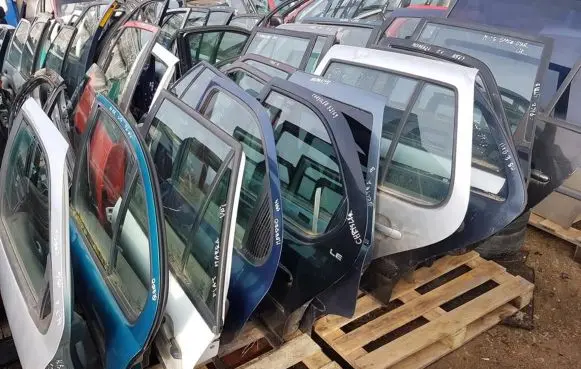 Mercedes-Benz E W210 Rear door MELYNOS