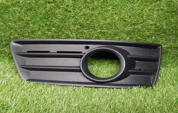 Volkswagen PASSAT CC Front fog light trim/grill 3C8853666C