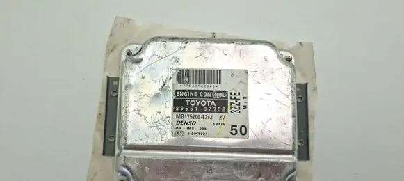 Toyota Corolla E120 E130 Engine control unit/module 8966102750 MB1752008262 89661-02750