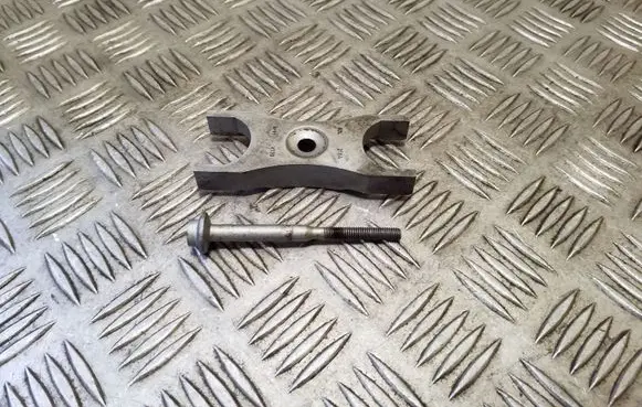 Audi TT TTS Mk2 Fuel Injector clamp holder 03L216A