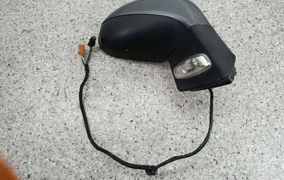 Peugeot 207 Front door electric wing mirror 96806501XT