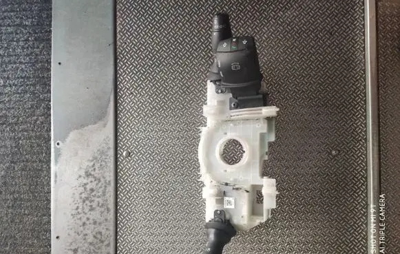 Renault Master III Indicator stalk 681720005R