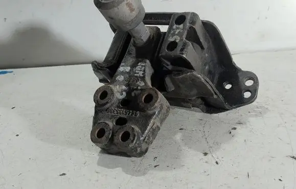 Citroen C5 Engine mount vacuum valve 9646132380
