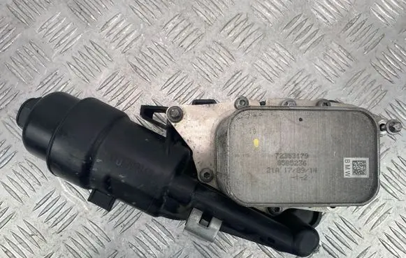 BMW 2 F45 Engine oil radiator 8585236