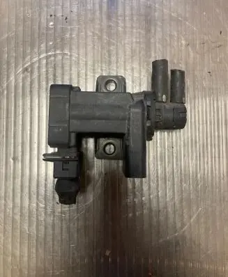 Chevrolet Captiva Turbo solenoid valve 25183170 210118104