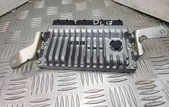 Toyota Yaris Engine control unit/module 896610U230