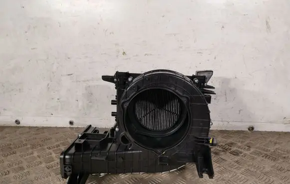 Hyundai Santa Fe Interior heater climate box assembly housing 97200S2AB0