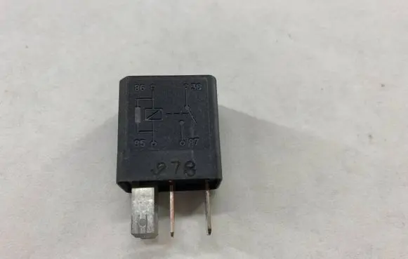 Fiat Grande Punto Other relay 46520421 70230