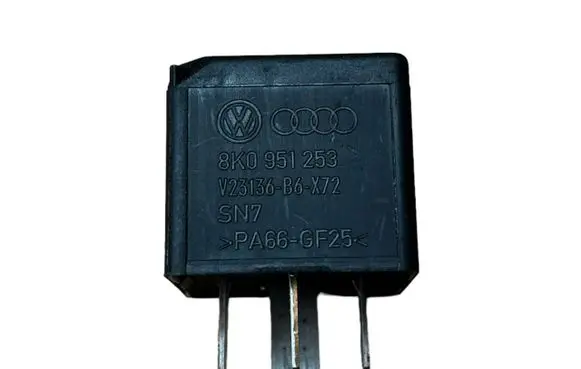 Audi Q7 4L Other relay 8K0951253 V23136B6X72