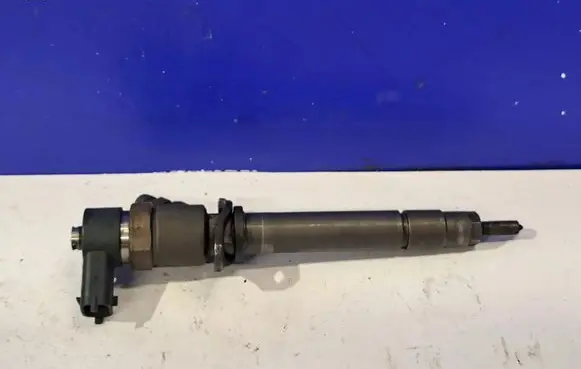 Volvo V70 Fuel injector 0445110078 8658352