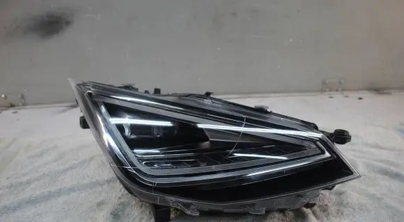 Seat Arona Headlight/headlamp 6F1941008E 6F1941008F L503654