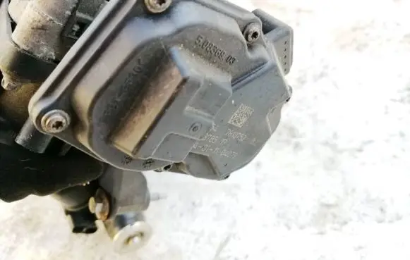BMW 5 GT F07 Throttle valve 50836903 5.08369.03