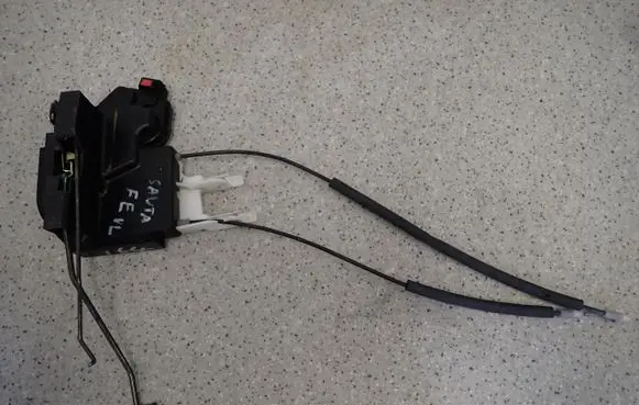 Hyundai Santa Fe Rear door lock 