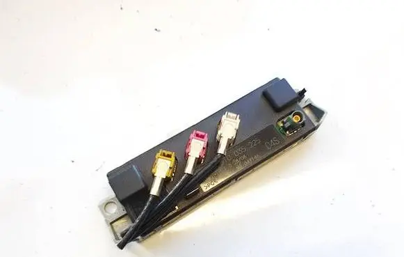 Audi A5 8T 8F Antenna control unit 8T0035225 8T0035225J