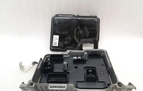 Tesla Model 3 Central body control module 158399101C
