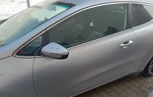 KIA Pro Cee'd II Front door