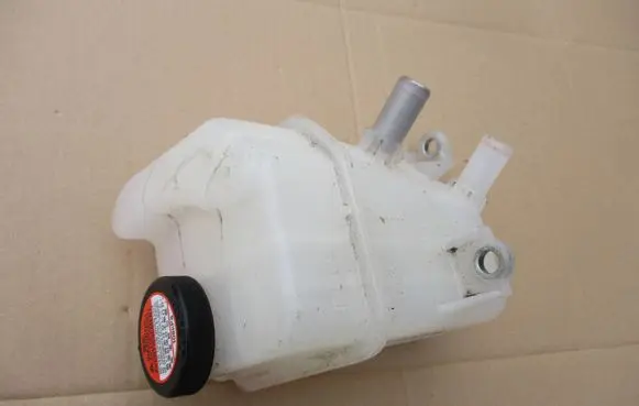Toyota Auris E210 Coolant expansion tank/reservoir cap 1707